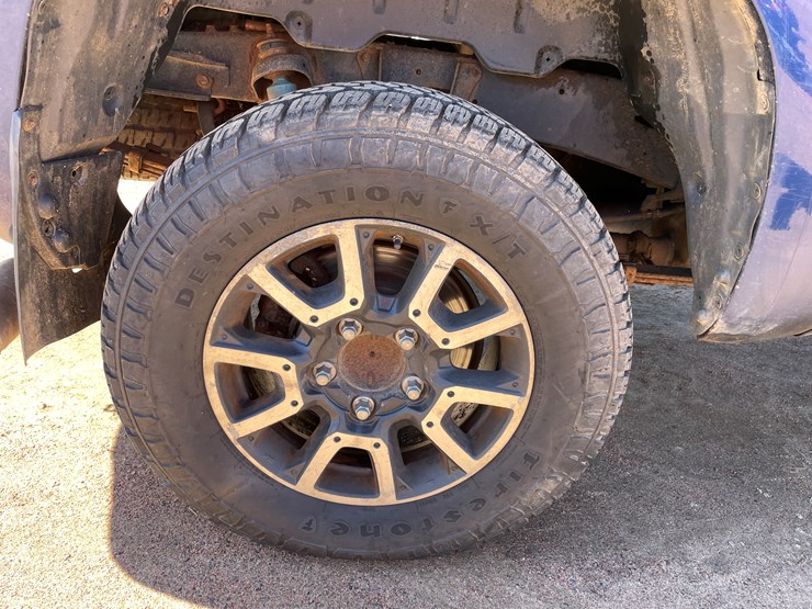 2015-toyota-tundra-sr5-image-13