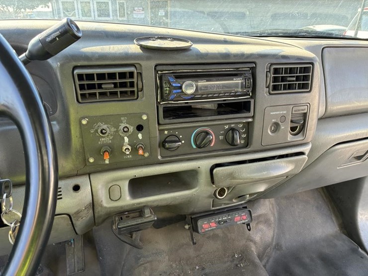 2002-ford-f450-image-18