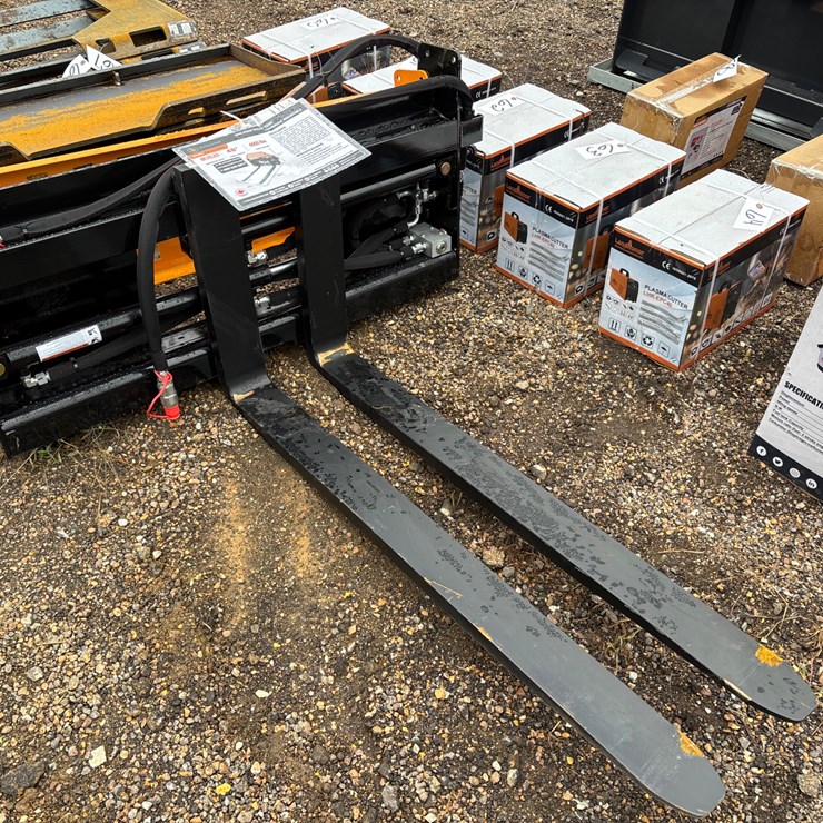 #70 • Skid Steer Hydraulic Position Pallet Forks