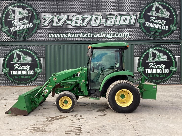 2017-john-deere-4052r-image-1