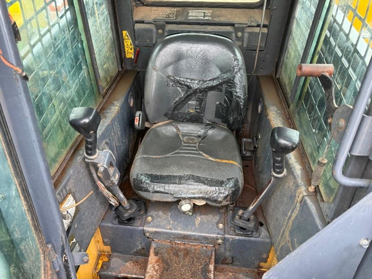 new-holland-ls185b-image-10