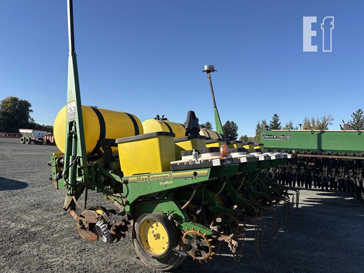 john-deere-7200-image-11