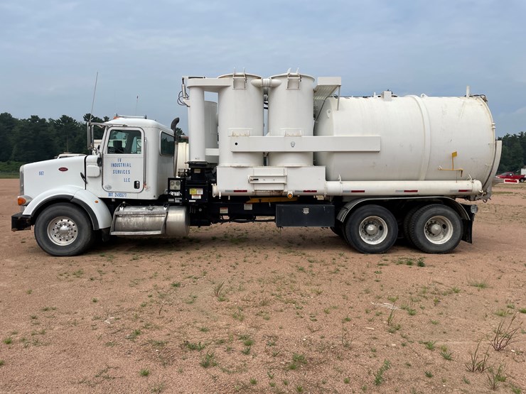 2011-peterbilt-365-image-16