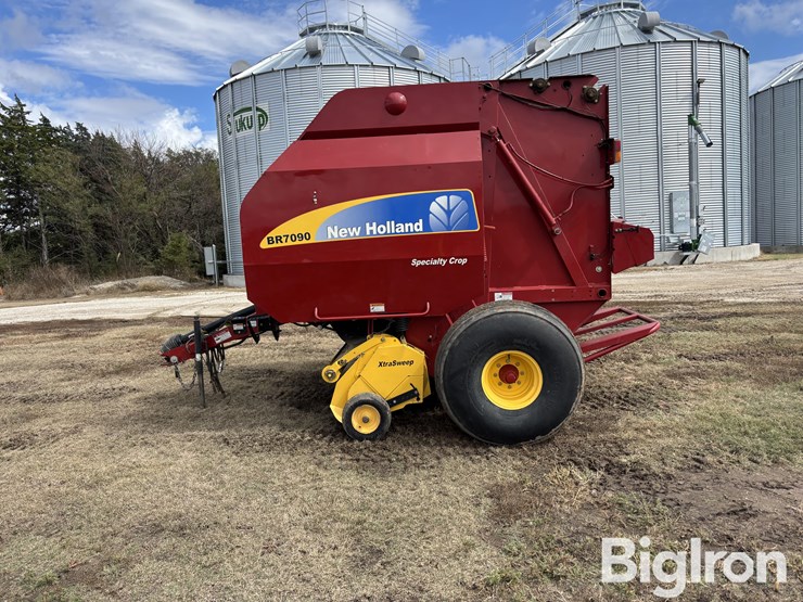 2012-new-holland-br7090-image-8