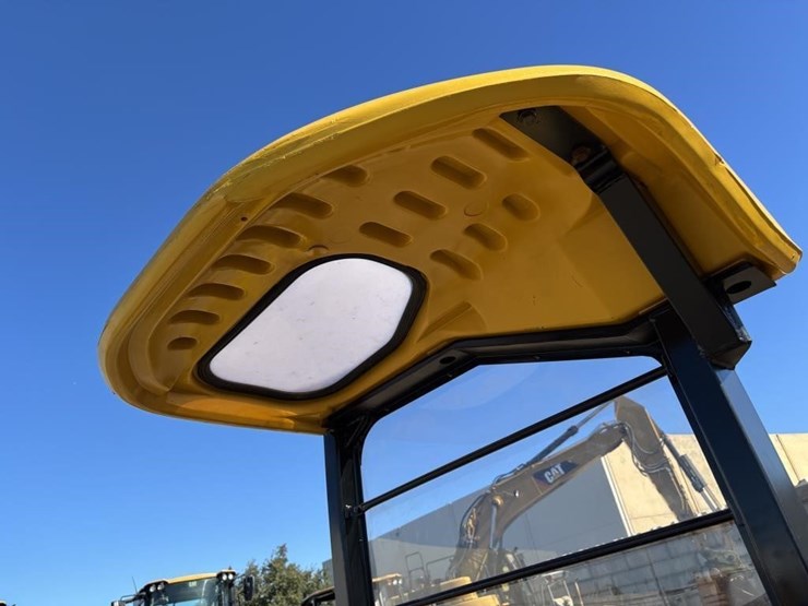 komatsu-pc12uu-2-image-28