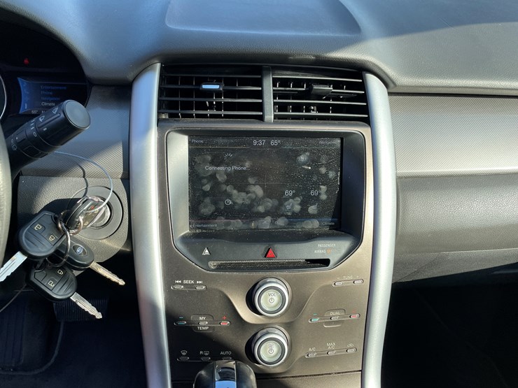 2013-ford-edge-image-26