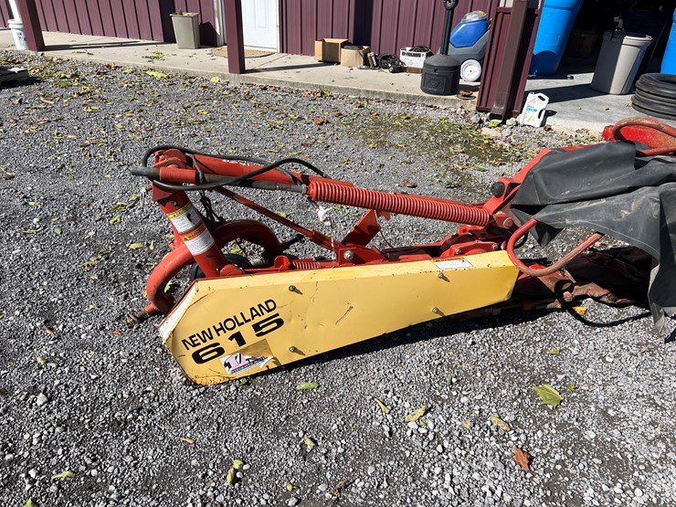 new-holland-615-image-3