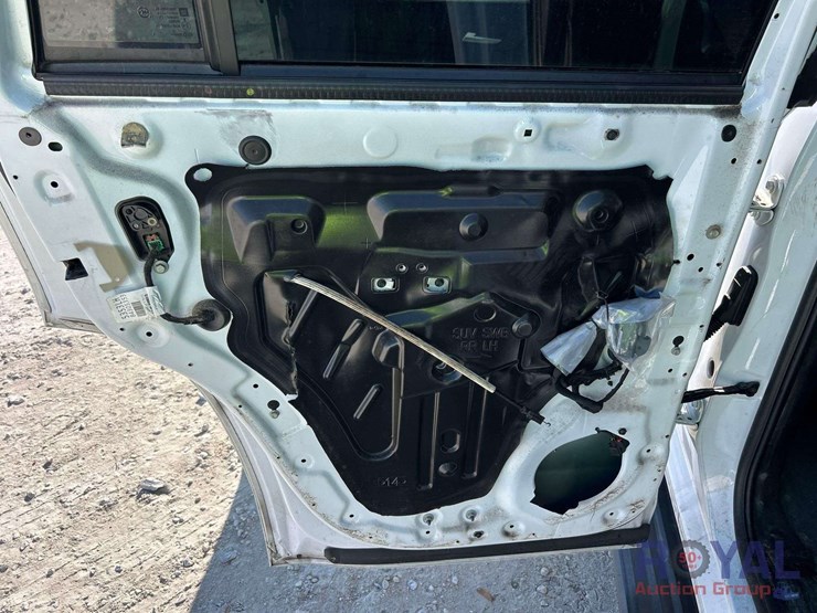 2018-chevrolet-tahoe-image-22