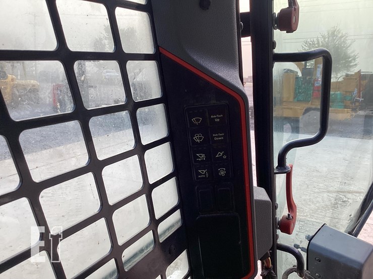 2021-bobcat-t66-image-19