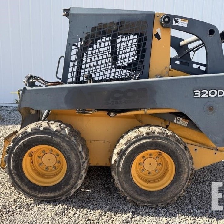 2012 DEERE 320D