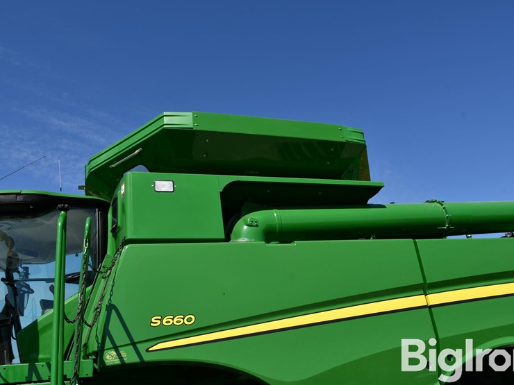 2015-john-deere-s660-image-17