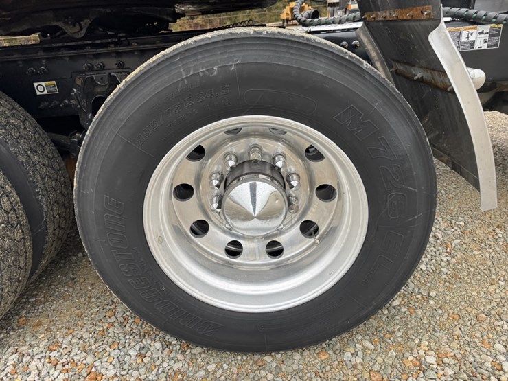 2018-kenworth-t680-image-6