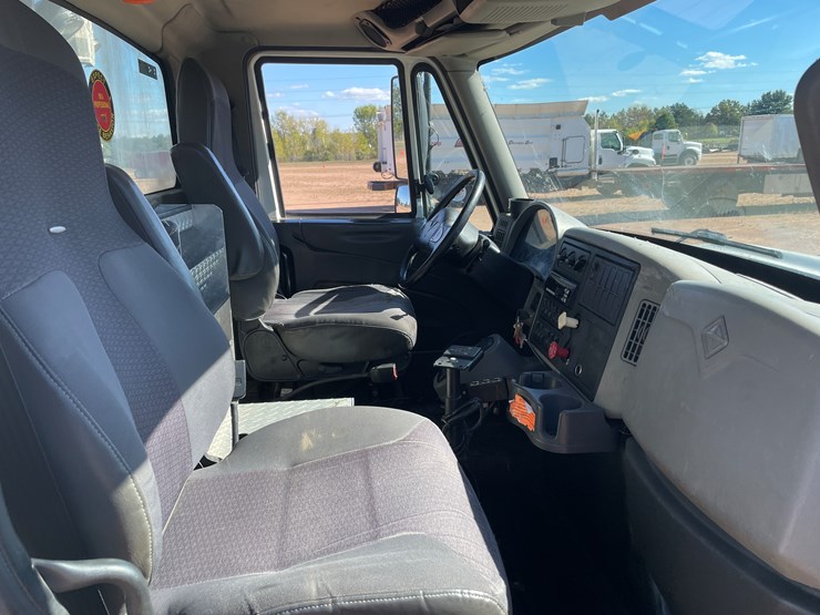 2012-international-durastar-4400-image-18