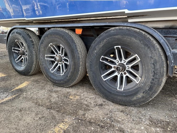 2004-unknown-trailer-image-85