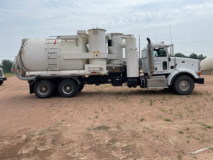 2011-peterbilt-365-image-7