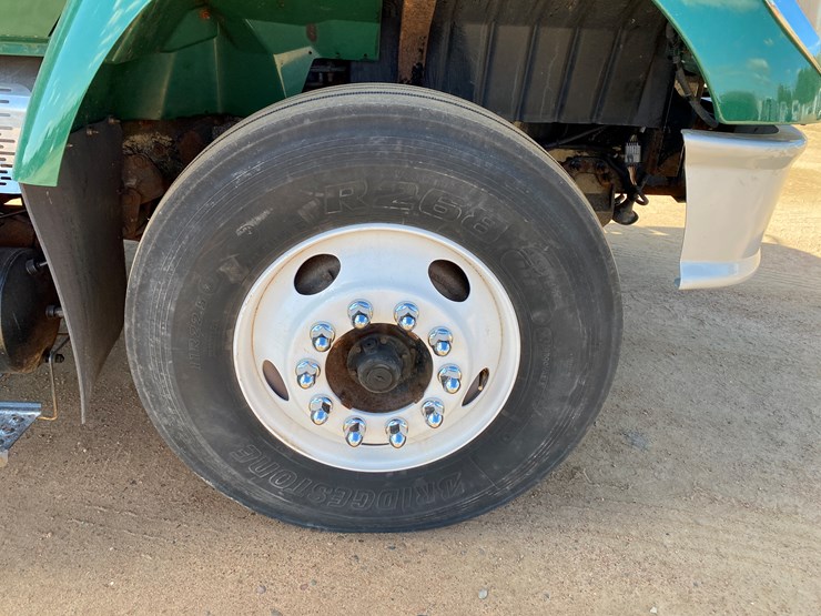 2003-international-7400-image-24