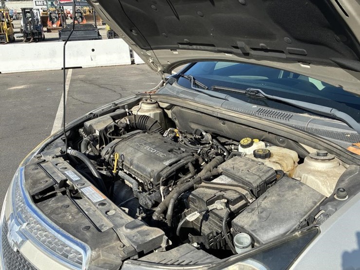 2014-chevrolet-cruze-sedan-image-6