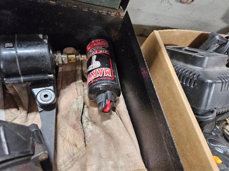 #2457-•-roofing-nail-gun-&-assorted-nails-image-6