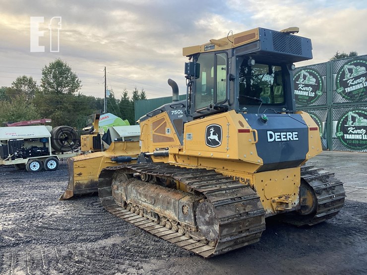 2021-deere-750l-image-2