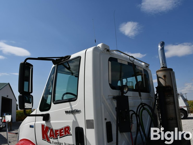 2012-international-8600-image-19