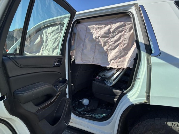 2018-chevrolet-tahoe-image-8