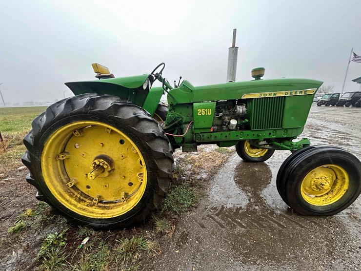 john-deere-2510-image-15