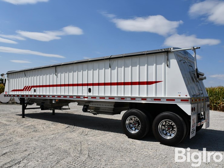 2020-neville-trailer-image-7