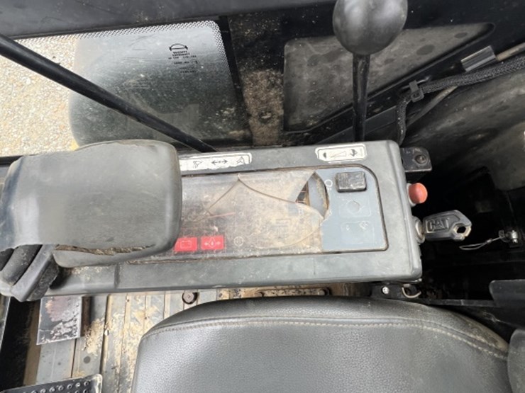 2002-caterpillar-303.5-image-11