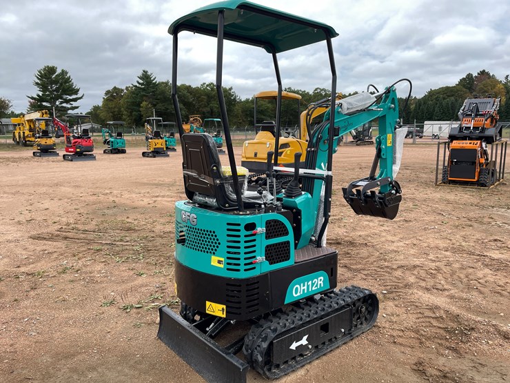 #1787-•-agt-qh12r-mini-excavator-image-5