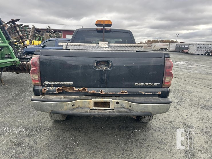 2003-chevrolet-silverado-2500-image-6