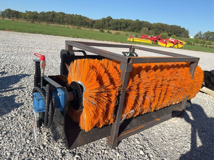 skid-steer-sweeper-image-1