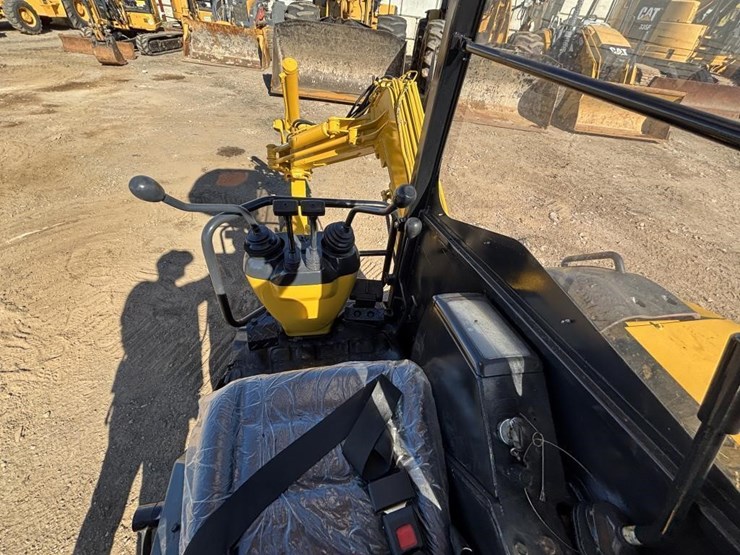 komatsu-pc12uu-2-image-19