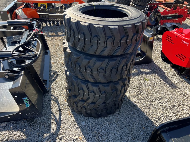 #840-•-4)-skid-steer-tires-image-1