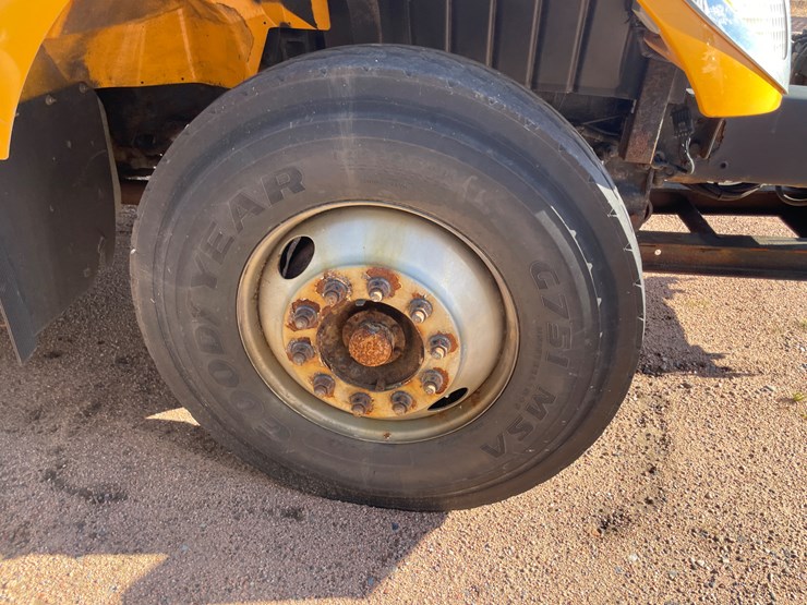 2006-international-7400-image-25