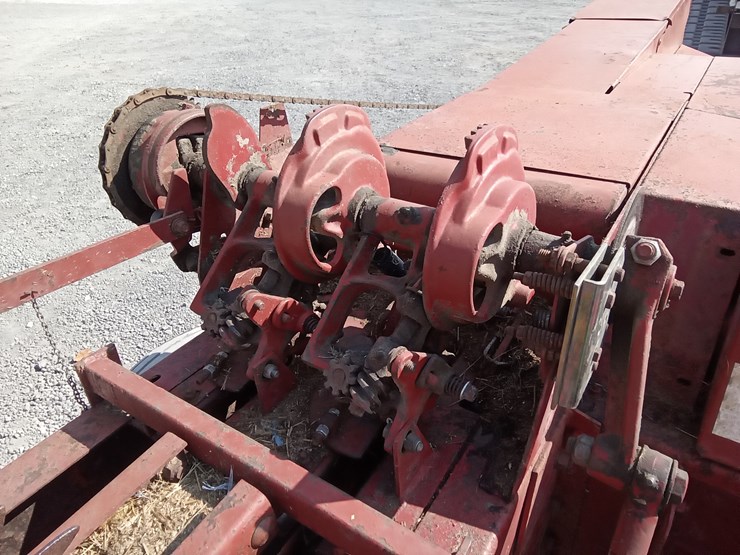 new-holland-273-image-5