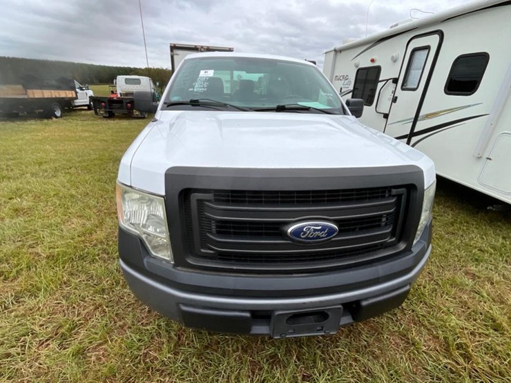 2014-ford-f150-xl-image-2