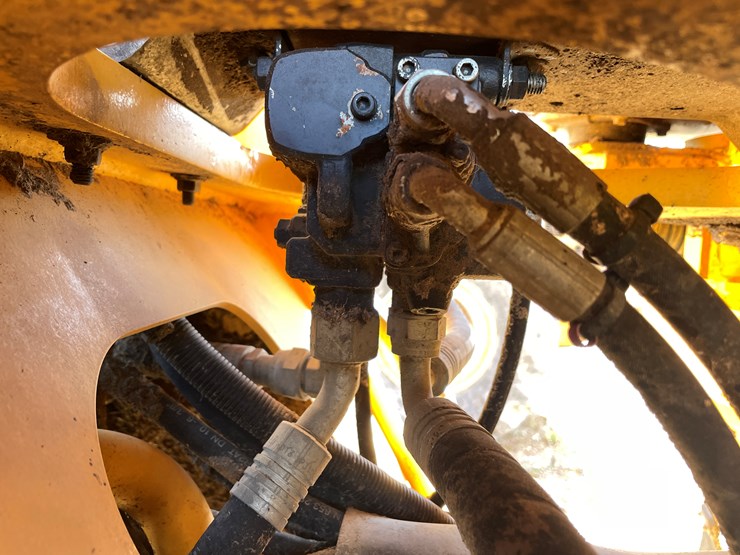 2015-volvo-l70h-image-14