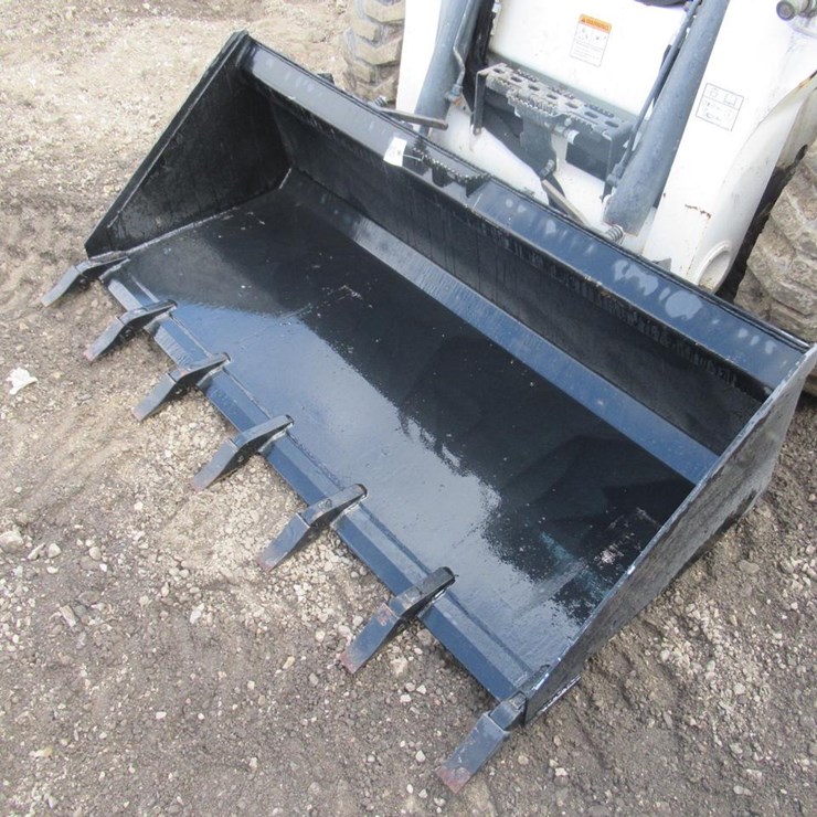 Wildcat 74" Skid Steer Tooth Bucket