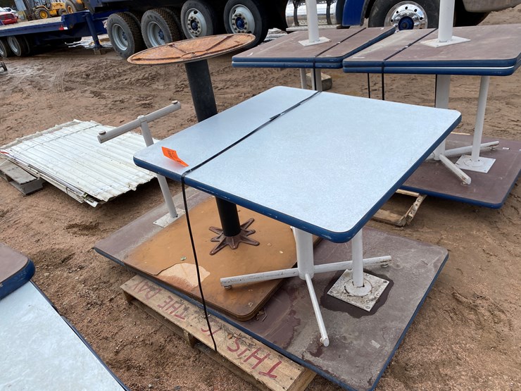 #3390-•-(3)-tables-image-1