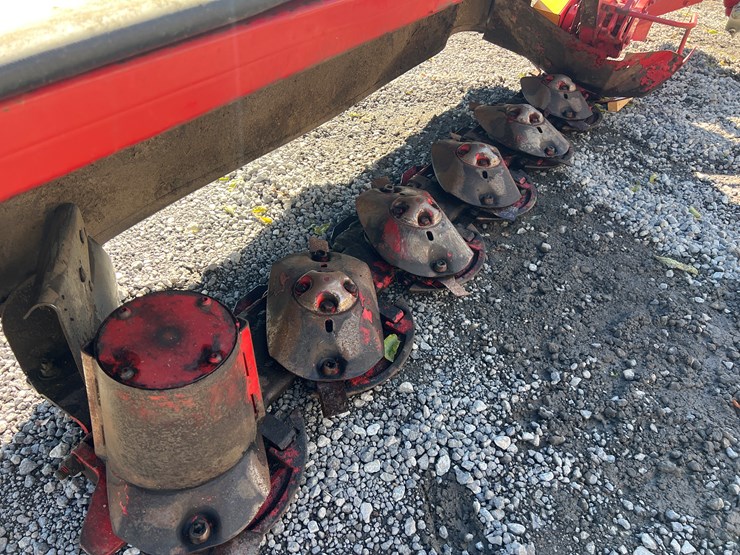 new-holland-h6740-image-6