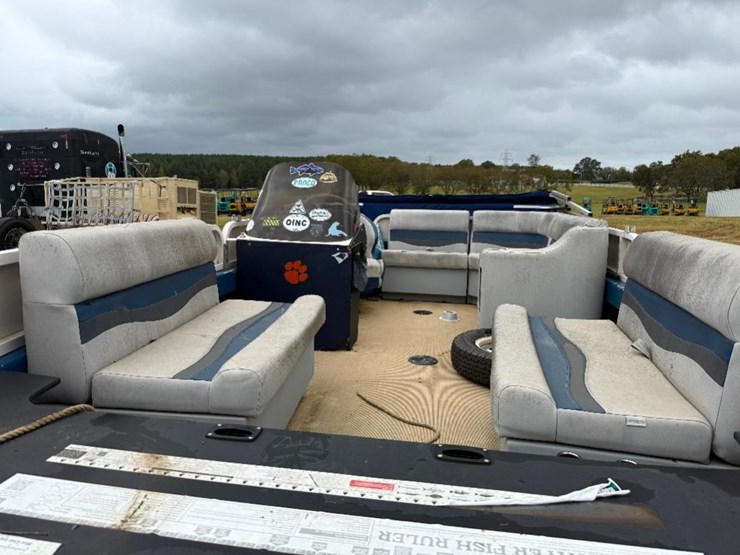 1998-crestliner-rampage-2000-deck-boat-(90hp-2-image-12