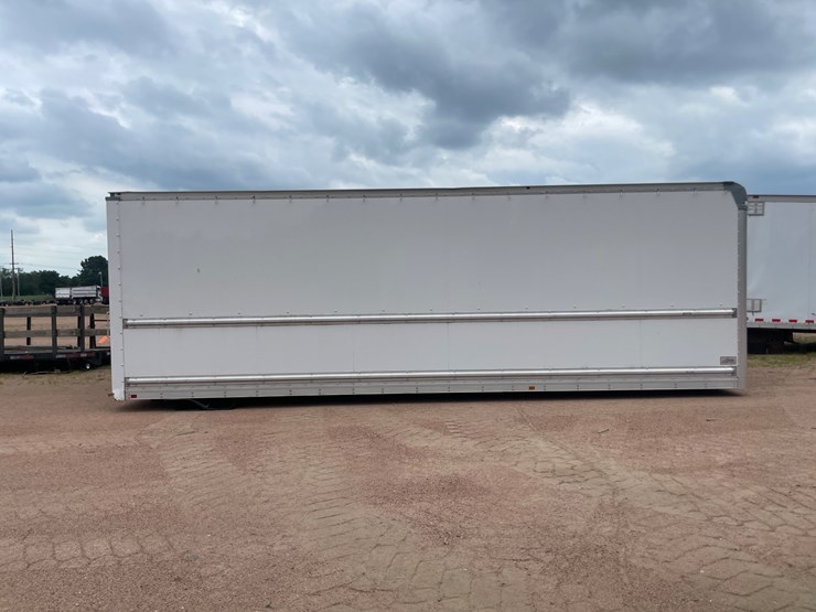#3326-•-26’6”-van-box-image-2