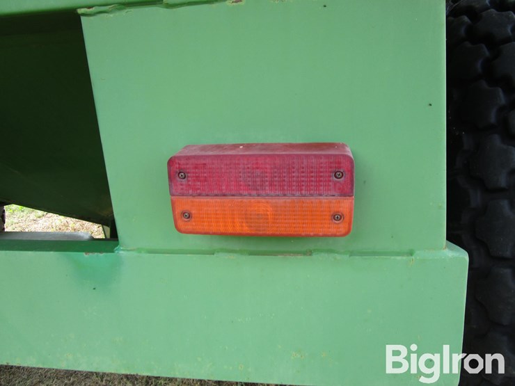 unverferth-gc-7000-grain-cart-image-19