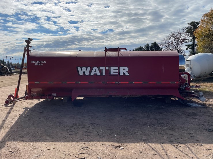 #3370-•-dust-control-5,200-gallon-water-truck-18'-tank-image-9