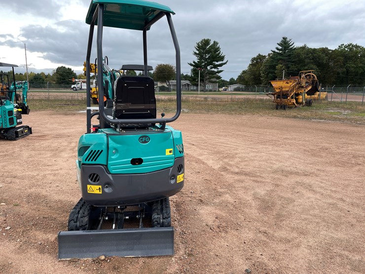 #1798-•-agt-qk16r-mini-excavator-image-5