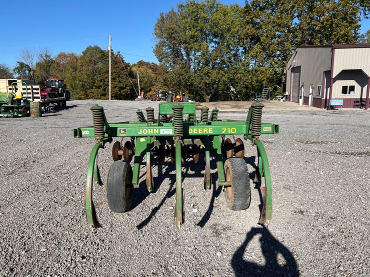 john-deere-710-image-6