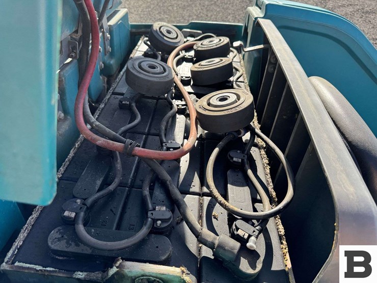 tennant-t7-ech20-floor-scrubber-image-11