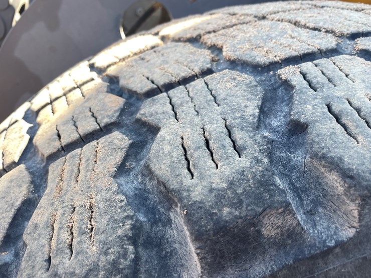 2015-volvo-l70h-image-8