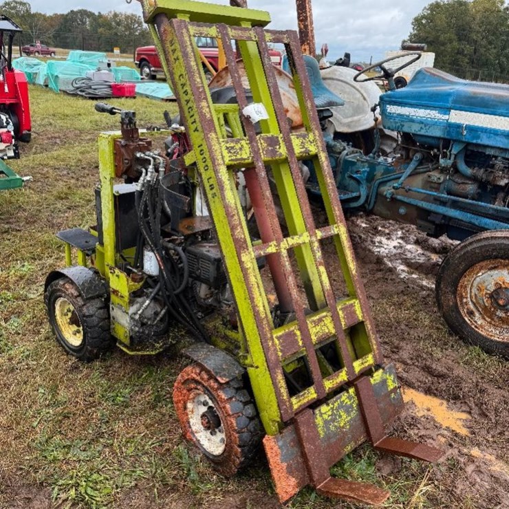 ARTICULATING FORKLIFT (RUNNING CONDITION UNKNOWN,