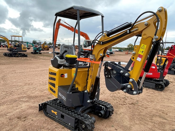 #1698-•-agt-mx12rx-mini-excavator-image-3
